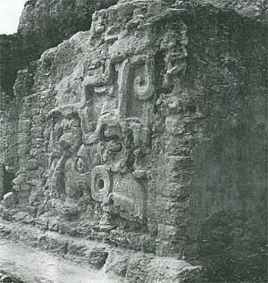 Tikal Str 5D-33-2nd architectural detail